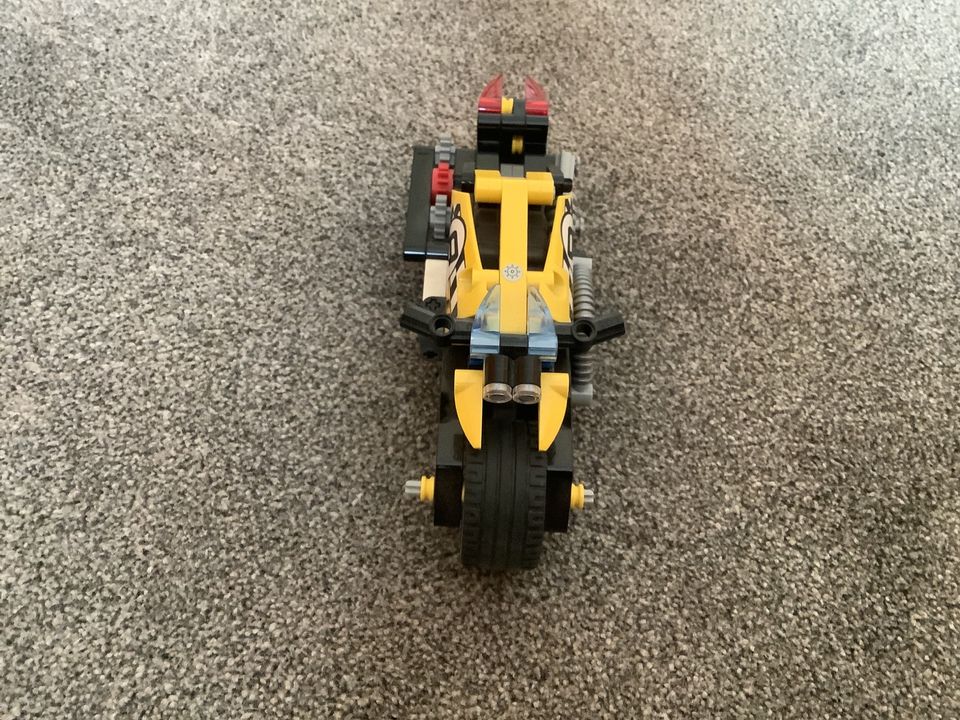 Lego Technik Pullback Stunt Motorrad in Vordorf