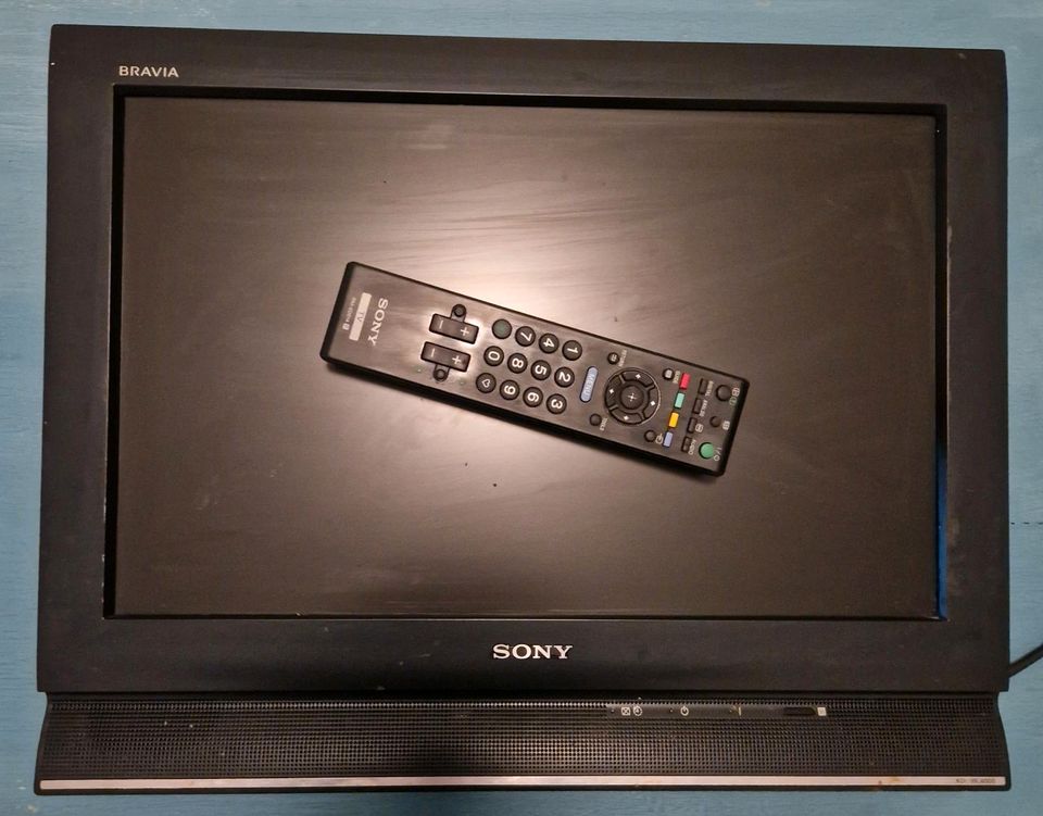 SONY Flach TV KDL 19 L4000 in Hamburg