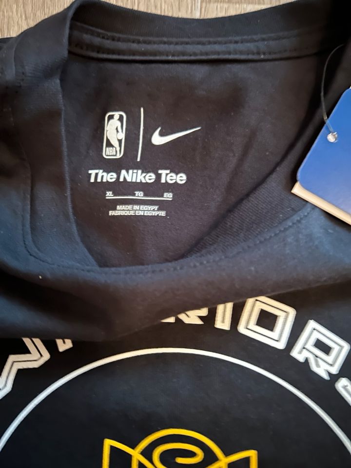 Nike - T-Shirt - lang in Kiel