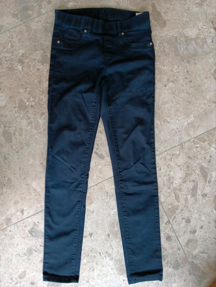 Jeans schwarz Stretch, Größe 158 in Roth