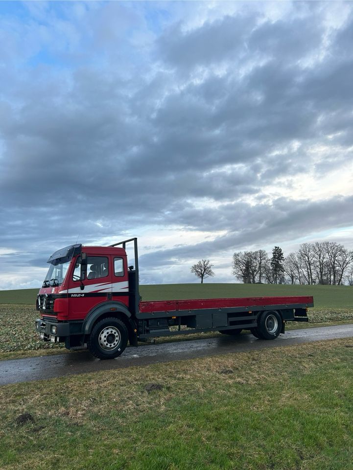 Mercedes 1824 , Mercedes SK, Maschinentransporter, Top Zustand in Weil a. Lech