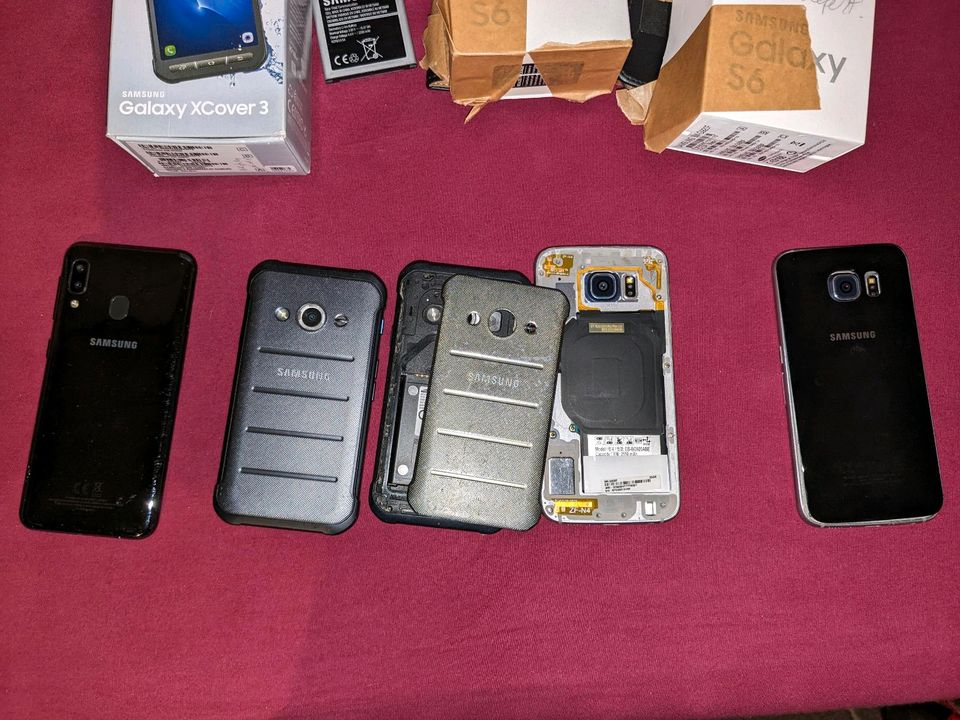 5x Samsung konvolut defekt Galaxy S6, A20, Xcover 3 - Smartphones in Premnitz