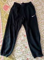 Nike Jogginghose Gr. 140 schwarz Hose Sport Nordfriesland - Niebüll Vorschau