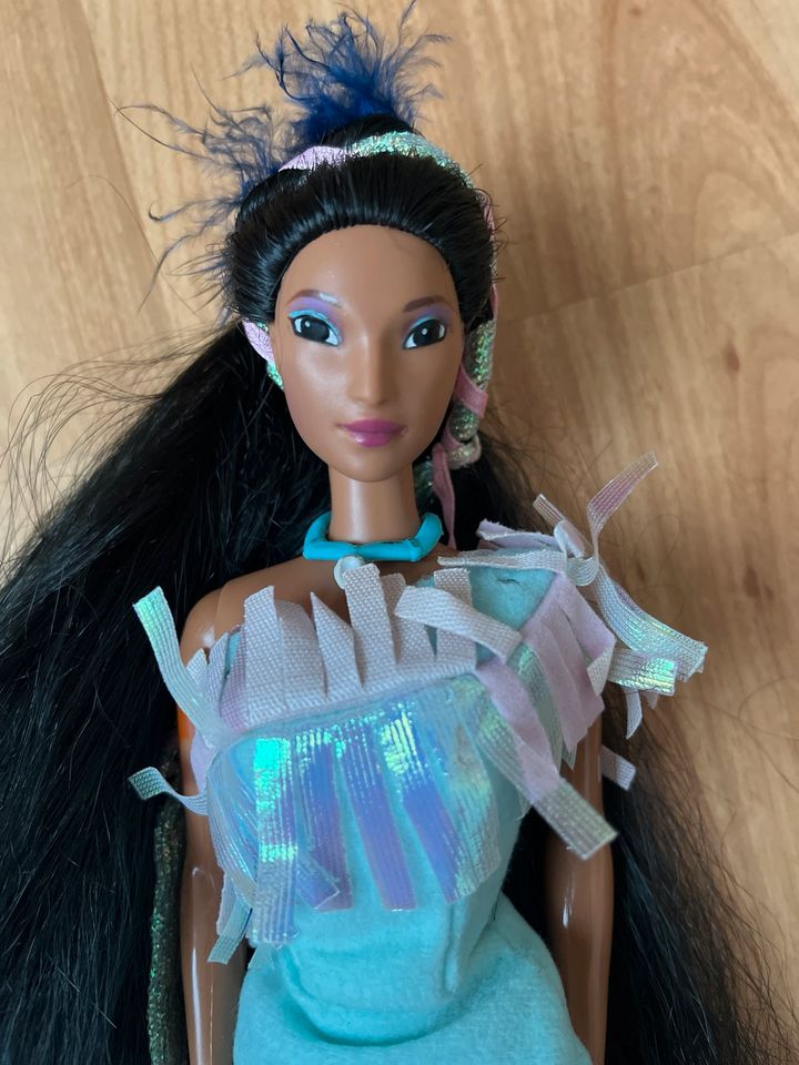 Pocahontas Barbie Shining Breads - Selten 90er in Langenfeld
