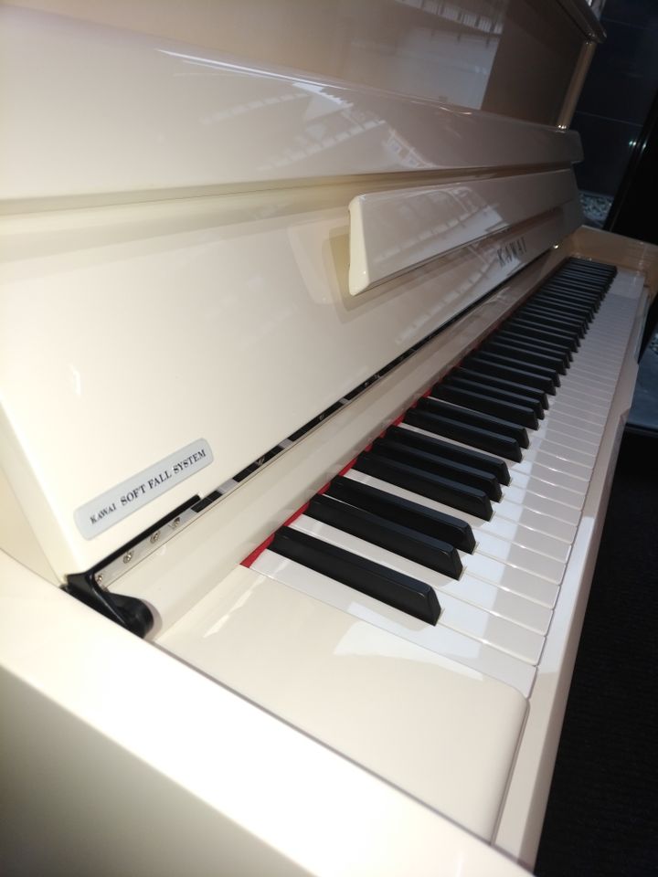 Klavier Kawai K-200 weiß poliert Chrome in Rostock