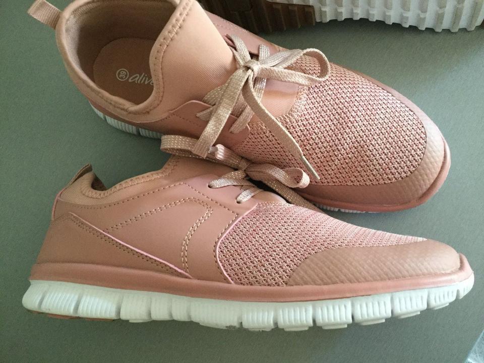 1 Paar sneaker, Schuhe, Schnürer, Gr. 39, neuwertig, rose in München