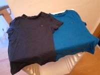 T- Shirts von Tommy Hilfiger Gr. 104, top Zustand Nordrhein-Westfalen - Attendorn Vorschau