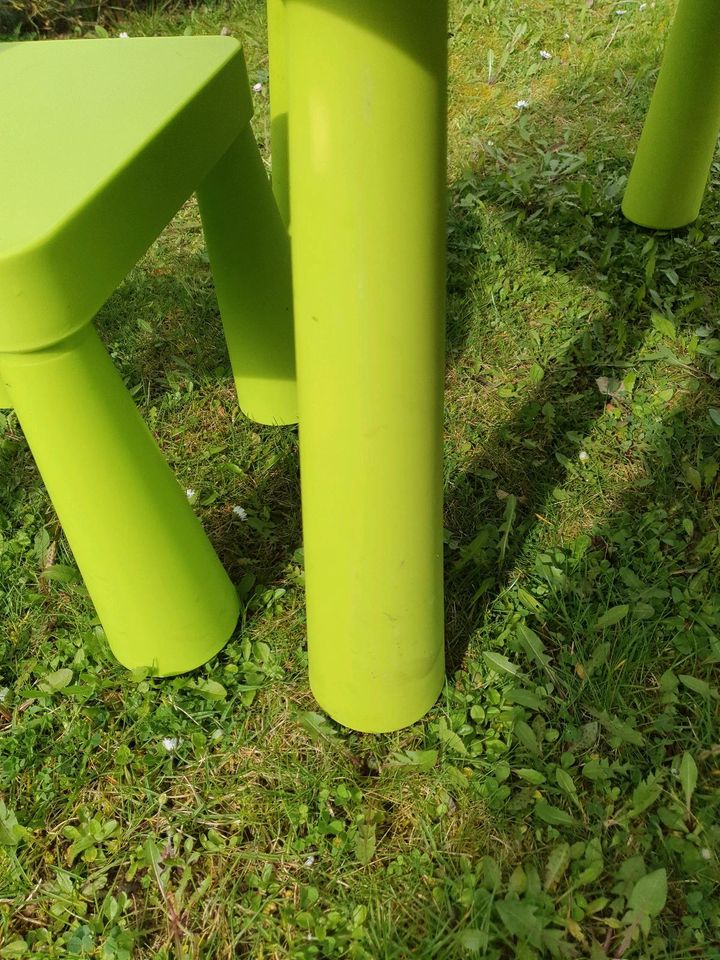 Ikea Mammut Tisch Stuhl Kinder grün in Schönbrunn