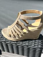 Damen Sandalen von Michael Kors Größe 40 Gold Hessen - Trebur Vorschau