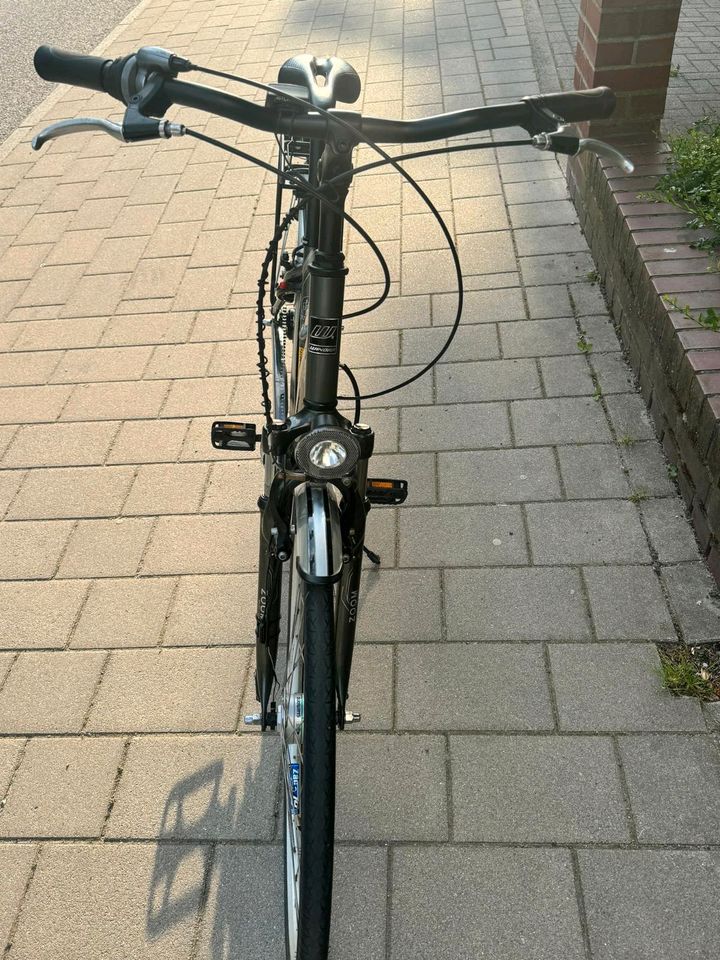Verkaufe 28 Zoll Fahrrad in Bad Oldesloe