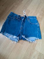 Levi's levis Jeans kurze Hose shorts 25 blau highwaist 501 Sachsen - Lichtentanne Vorschau