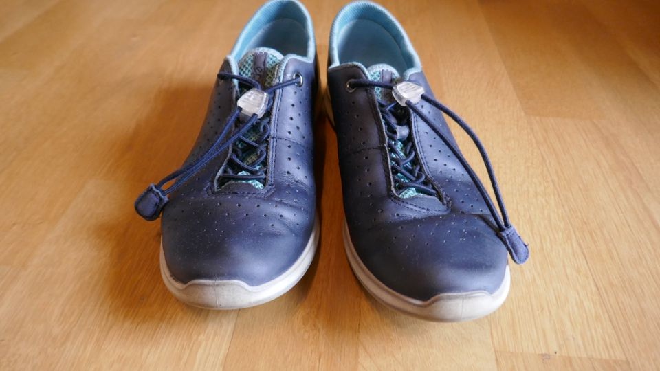Ecco Echt Leder Schuhe Sneakers mit Schnellverschluß Größe 39 dun in Stockach