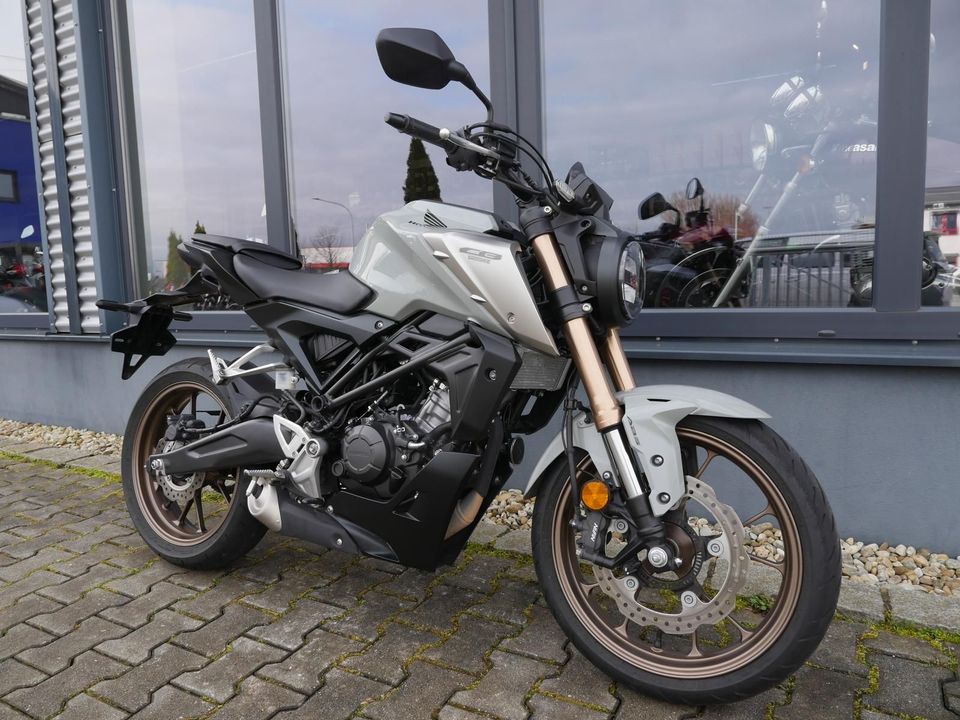 Honda CB 125 R ABS - dt. Modell - TOP in Deggendorf