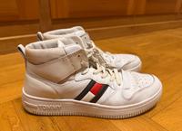 Schöne weiße original Tommy Hilfiger Sneaker kaum getragen! Stuttgart - Möhringen Vorschau