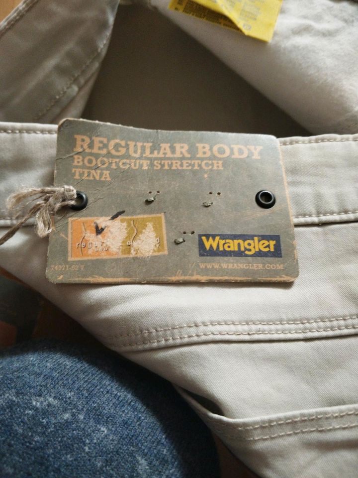 Wrangler Hose Neu mit Etikett Bootcut Stretch body in Kassel