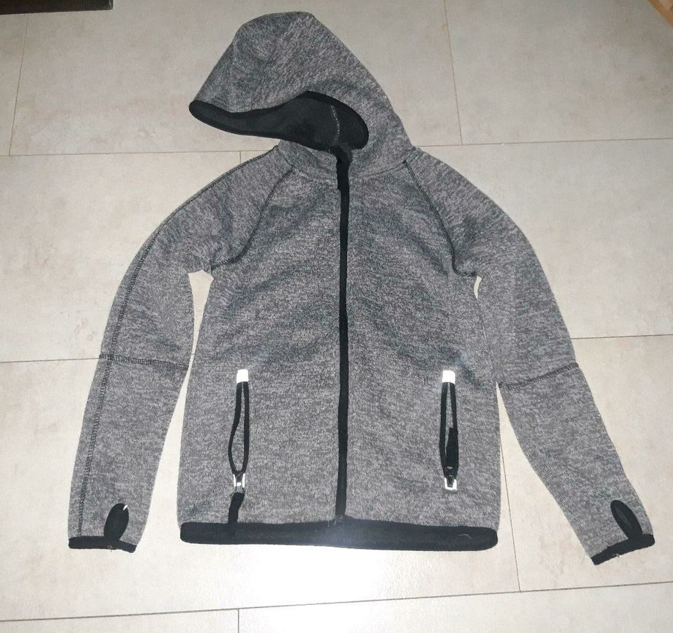 Sweatjacke Gr.128 in Taura