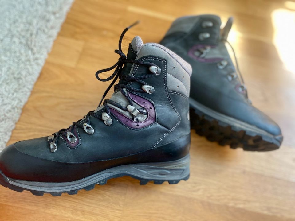 tolle LOWA Gavia GTX 42,5 Wanderstiefel, Wanderschuhe in Berlin