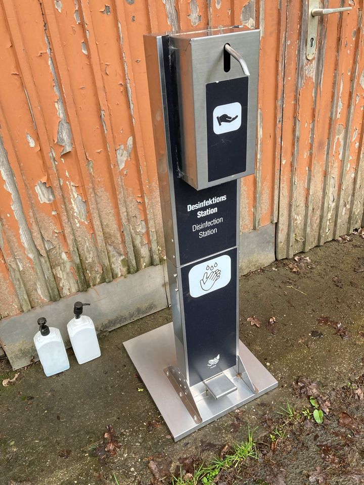 Edelstahl Desinfektionsstation mit Fussbetätigung in Wermelskirchen