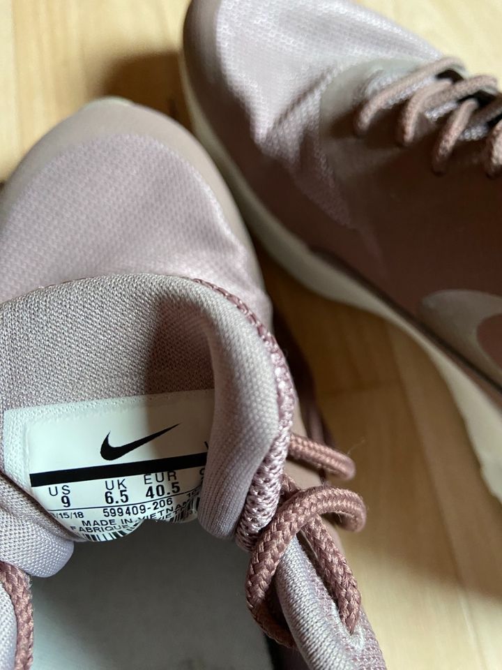 Nike Sneaker Größe 40,5 in Biedenkopf