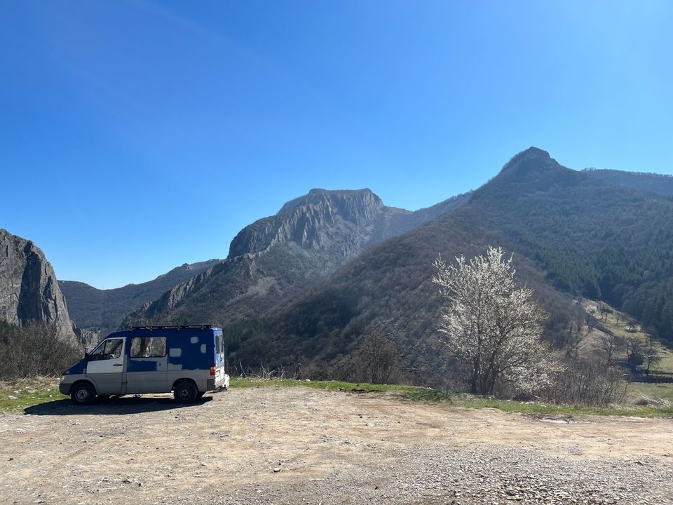 Mercedes Sprinter 208CDI Camper/ Van/ Bus liebevoll ausgebaut in Freiburg im Breisgau