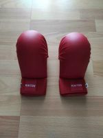 Roter Karate Handschuhe  aus Kunstleder. Rheinland-Pfalz - Dahn Vorschau