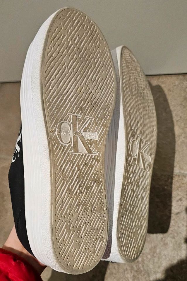 Calvin Klein Sneaker wie neu in Moosburg a.d. Isar