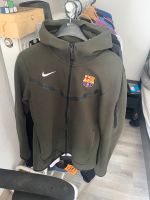 Tech fleece barcelona neu ein mal sngezugen groBe S Frankfurt am Main - Griesheim Vorschau