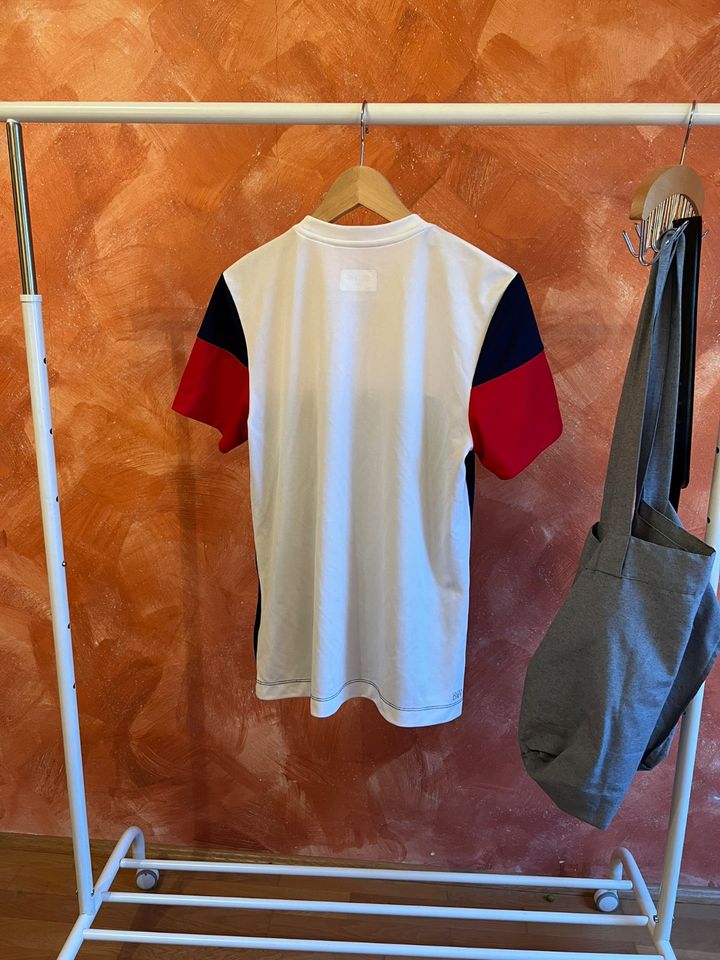 Lacoste Sport Performance T-Shirt, Ultra Dry, Größe S in Wuppertal