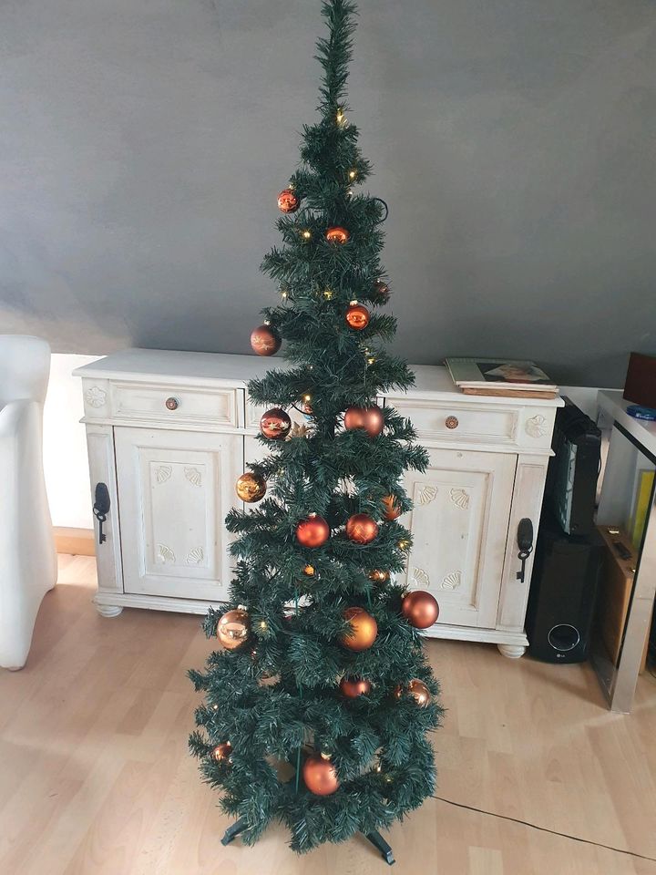 Künstlicher Weihnachtsbaum 160cm inkl Schmuck u Lichterkette in Hamminkeln