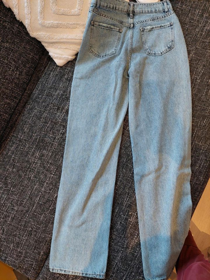 Jeans von SHEIN in Bergisch Gladbach