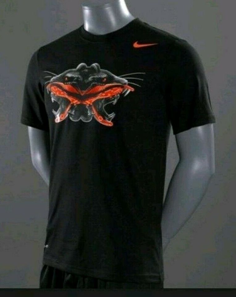 Nike T-Shirt Schlangenkopf, Training T-Shirt Größe L neu in Berlin