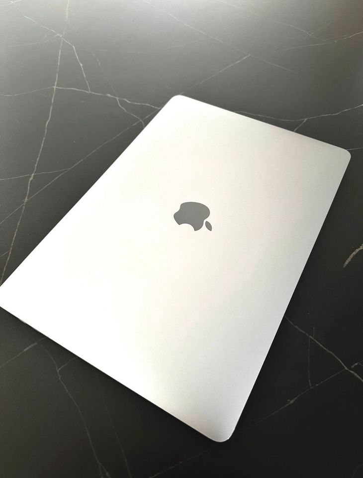 Macbook Pro 2020 in Asperg