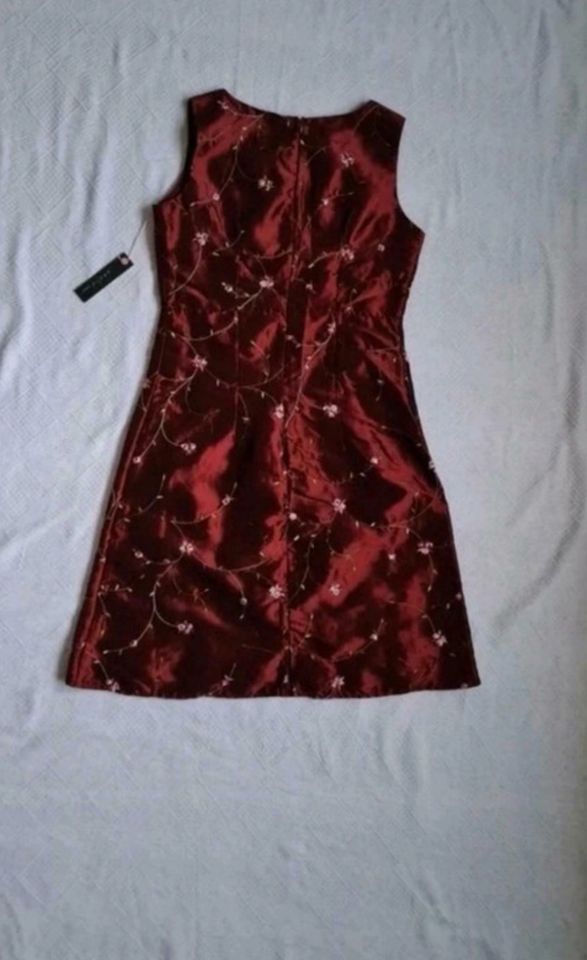 Midi Kleid/ Abendkleid in dunkelrot ohne Ärmel von Macys (USA) in Sindelfingen
