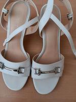 Esprit Sandalen,weiß, Größe 38,Neu,ungetragen Nordrhein-Westfalen - Bergkamen Vorschau