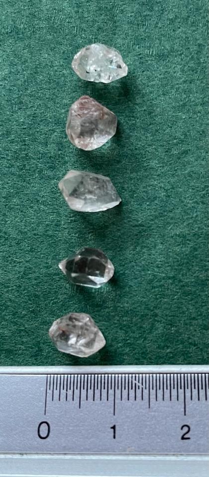 5 kleine Herkimer-Kristalle (Schmerzlindernd/Bewusstheit) in Algermissen