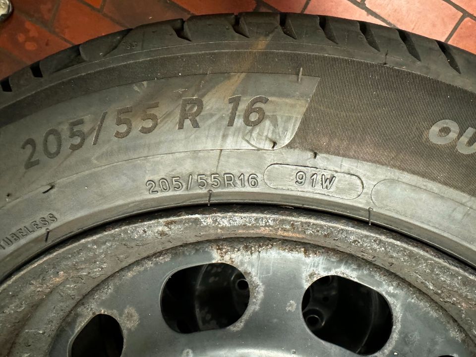 Michelin Primacy 4 205/55 R16 91W auf Stahlfelgen in Leverkusen