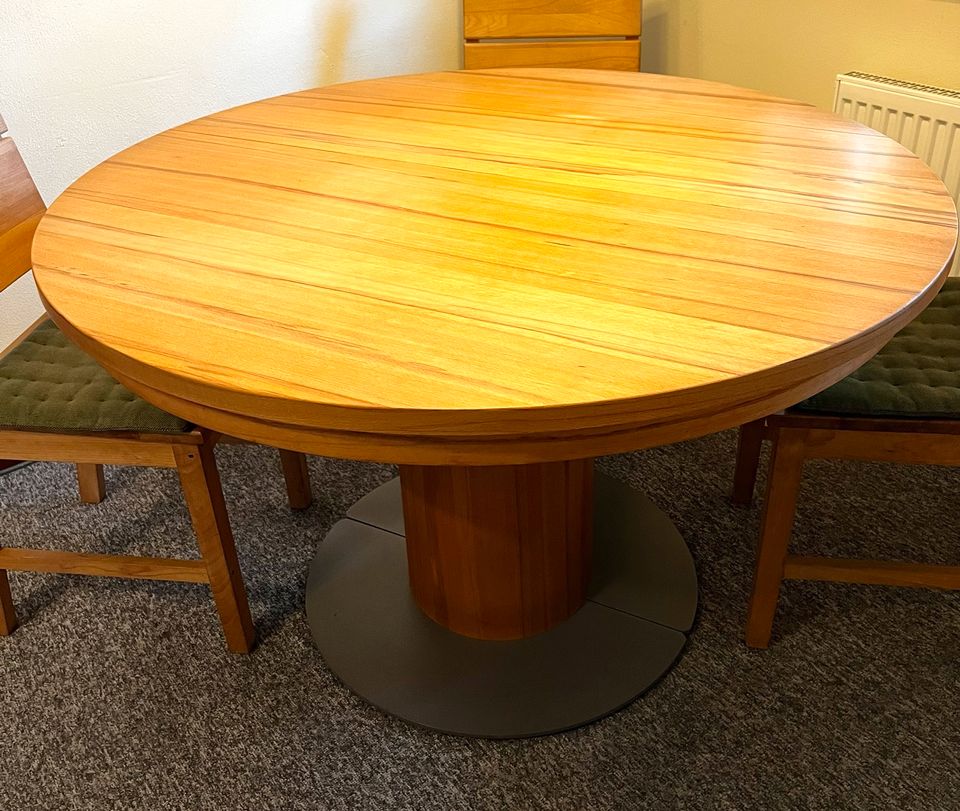 Tisch/Esstisch rund ø 120 cm / oval 165 cm in Ahlen