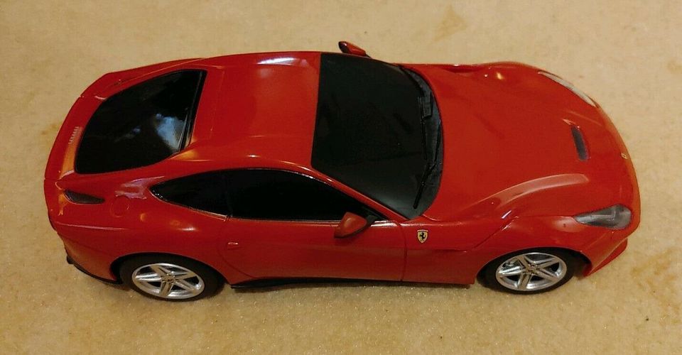 RC Spielzeug Ferrari in Hünstetten