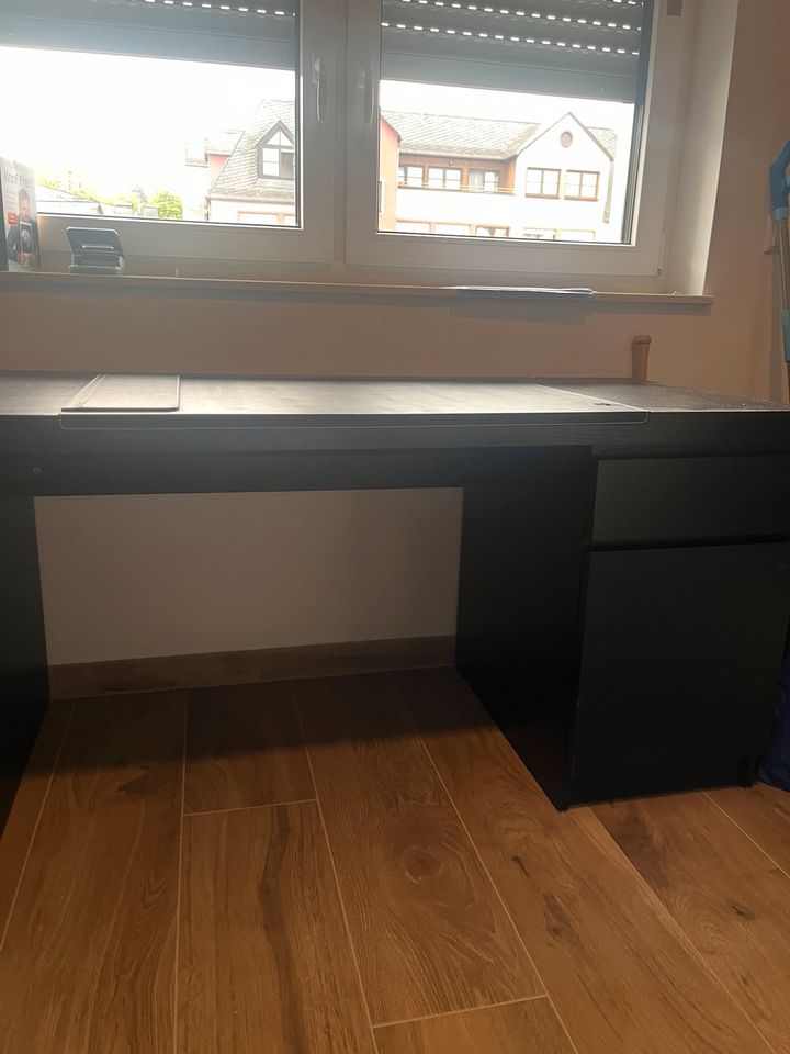 Ikea Malm Schreibtisch schwarz in Waldbrunn