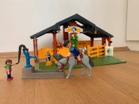 Schöner Playmobile Reitstall mit Zubehör Düsseldorf - Mörsenbroich Vorschau