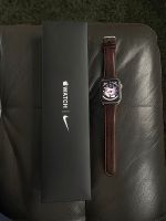 Apple Watch SE Nike Edition 44mm + Armbänder und Case (98% Akku) Niedersachsen - Wolfsburg Vorschau