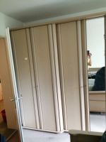 Schlafzimmerschrank, Doppelbett mit Überbau u Kommode Feldmoching-Hasenbergl - Feldmoching Vorschau