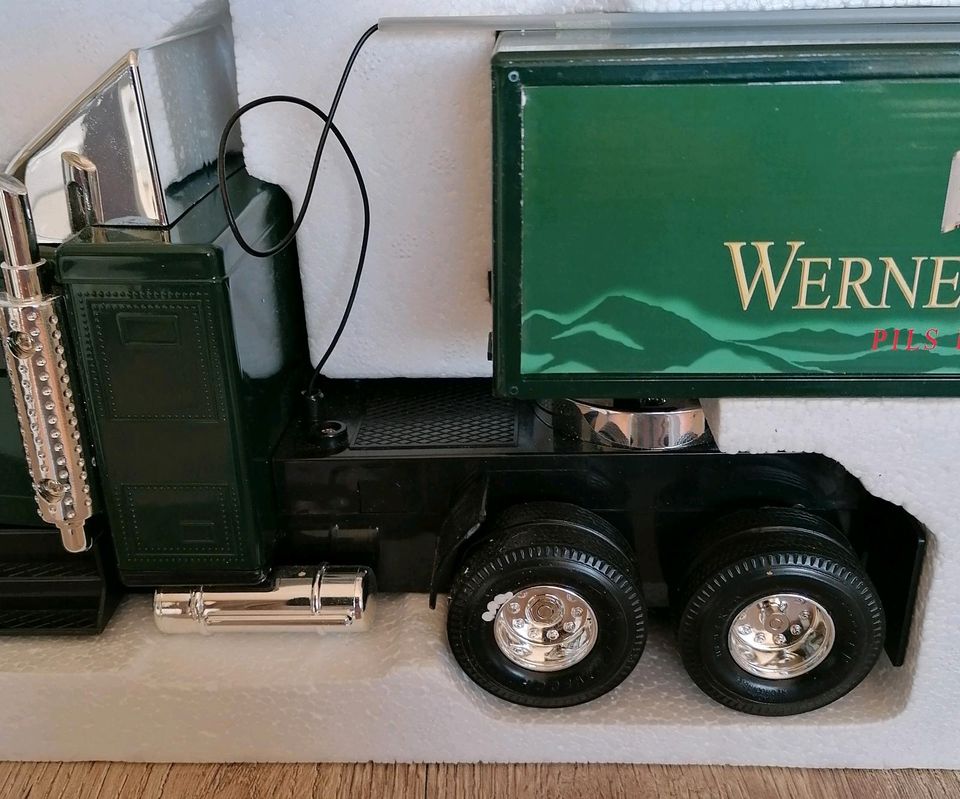 Wernesgrüner Truck mit Fernbedienung. in Hattersheim am Main
