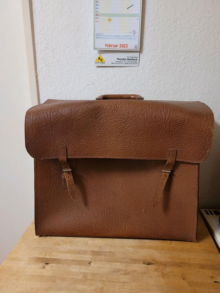 Verschiedene ledertaschen Koffer guter Zustand in Bad Hersfeld