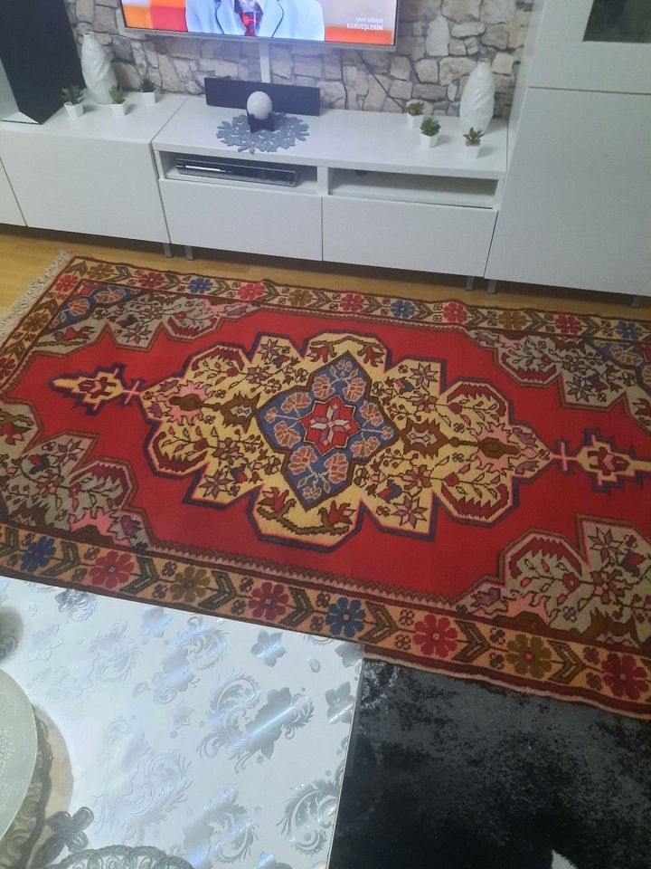 Hallo ich verkaufe Gewebter Teppich. in Kiel