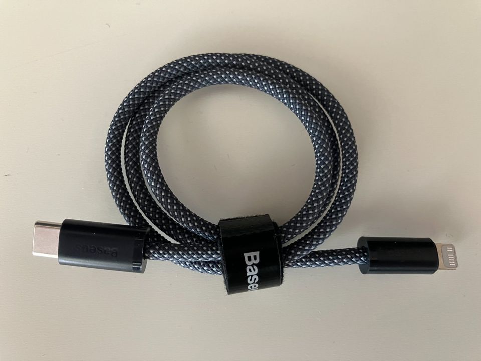 Baseus USB-C & IPhone IPad Kabeln USB / C Lightning 100cm neu in Köln