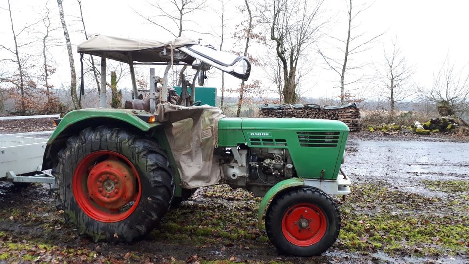 Deutz 5006 Traktor Anhänger Spalter Krahn in Urbach Westerw