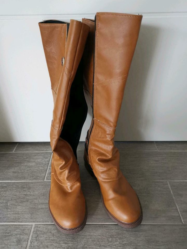 *NEU* Stiefel Größe 39 in Steinebach (Sieg)