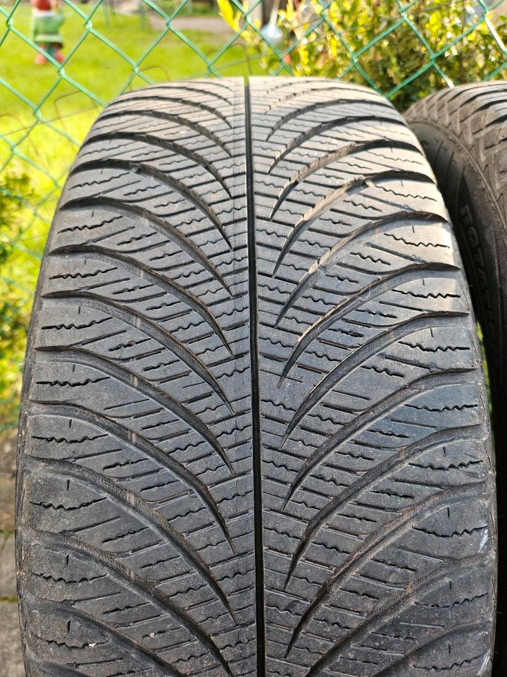 GoodYear 2×Allwetterreifen in Saarbrücken