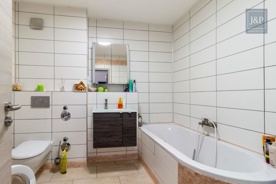 Reserviert: Moderne, helle 3-Zimmer-Wohnung mit Loggia! in Hanau